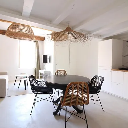 Eva - - Centre - Wifi Cassis