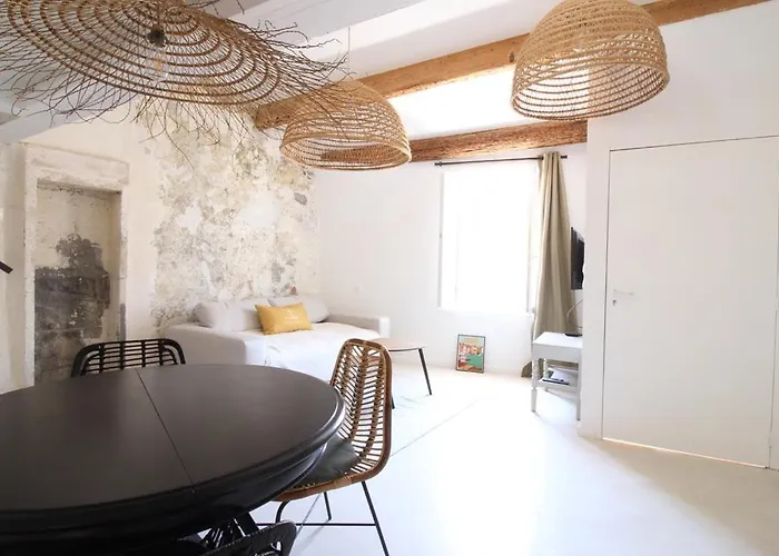 Eva - - Centre - Wifi Cassis